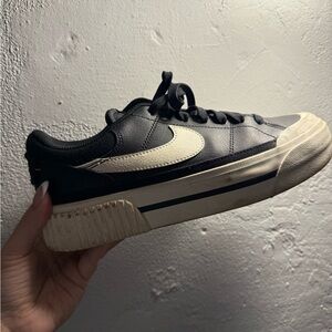 Nike court legacy lift